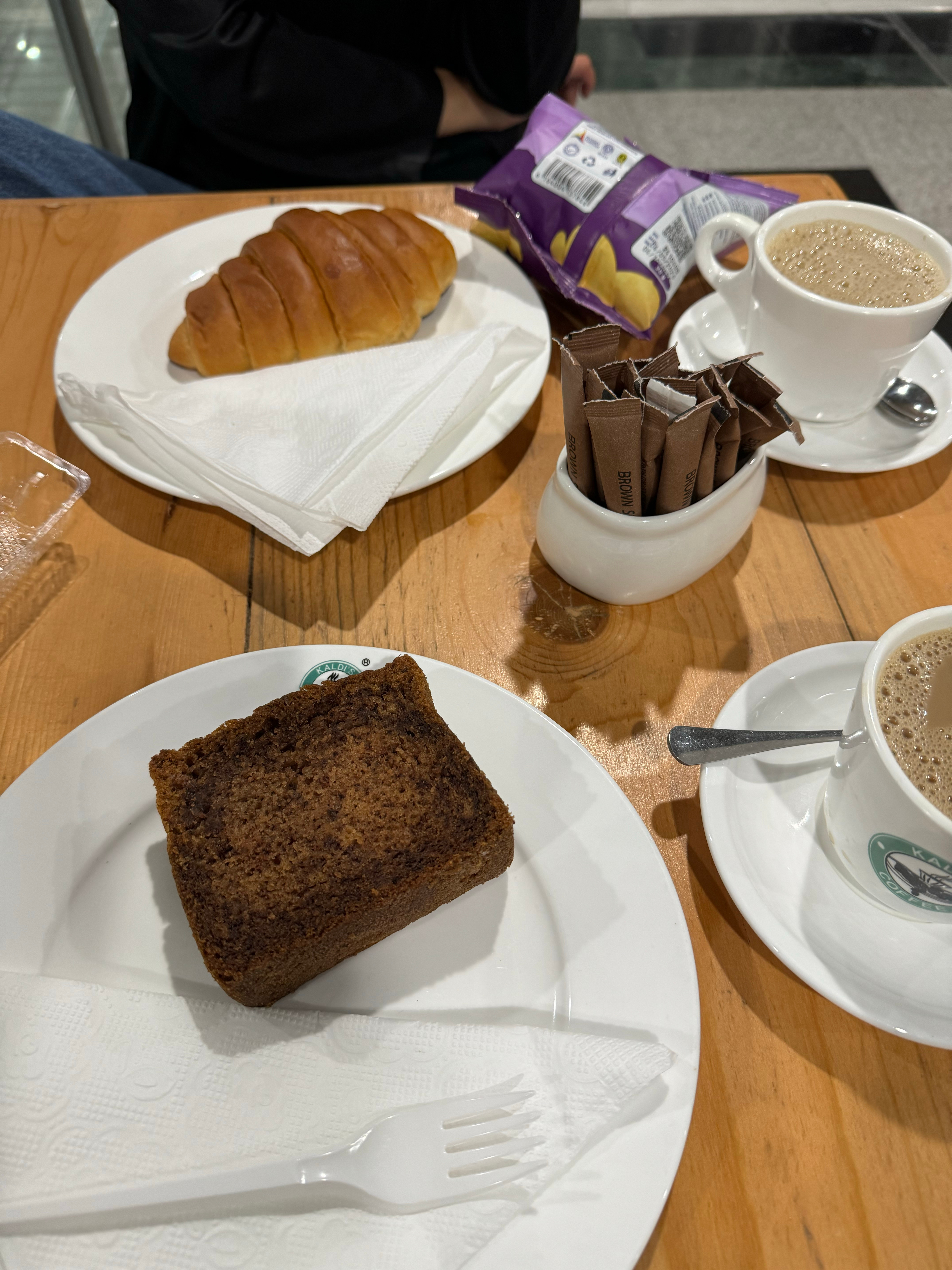 埃航就是让人每坐一遍之后总有新槽点 以及埃塞机场这个Kaldi’s coffee