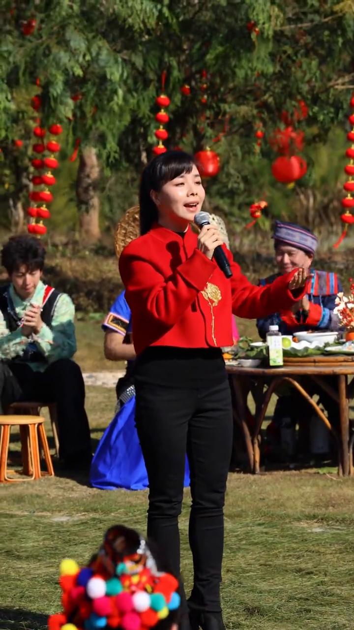 欢欢喜喜来聚会。