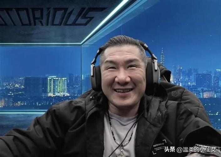 馆长今天出庭，不认罪，也不接受和解，要求下次开庭时传唤赖清德亲自到场面对面对峙。