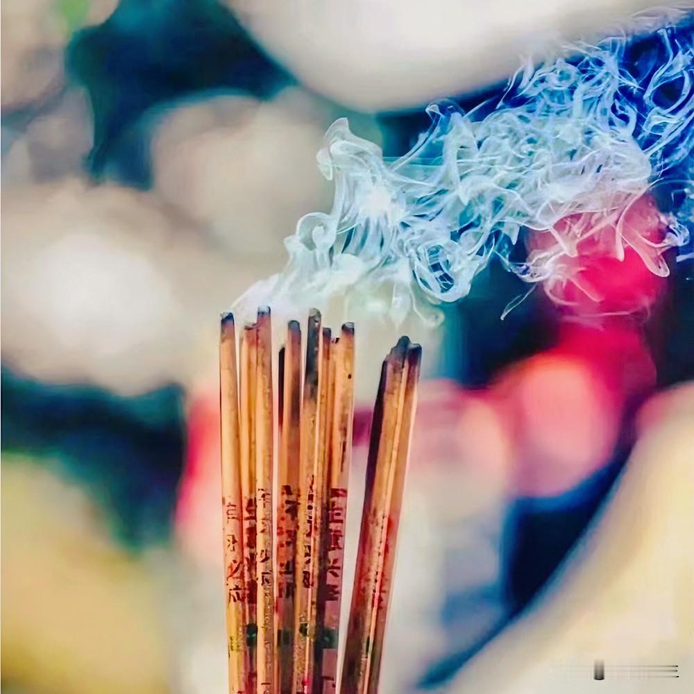 你到底是在“拜佛”，还是“贿赂”佛？

磕几个头，换取梦想成真，甚至命运改写，