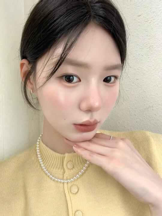 Gold Makeup