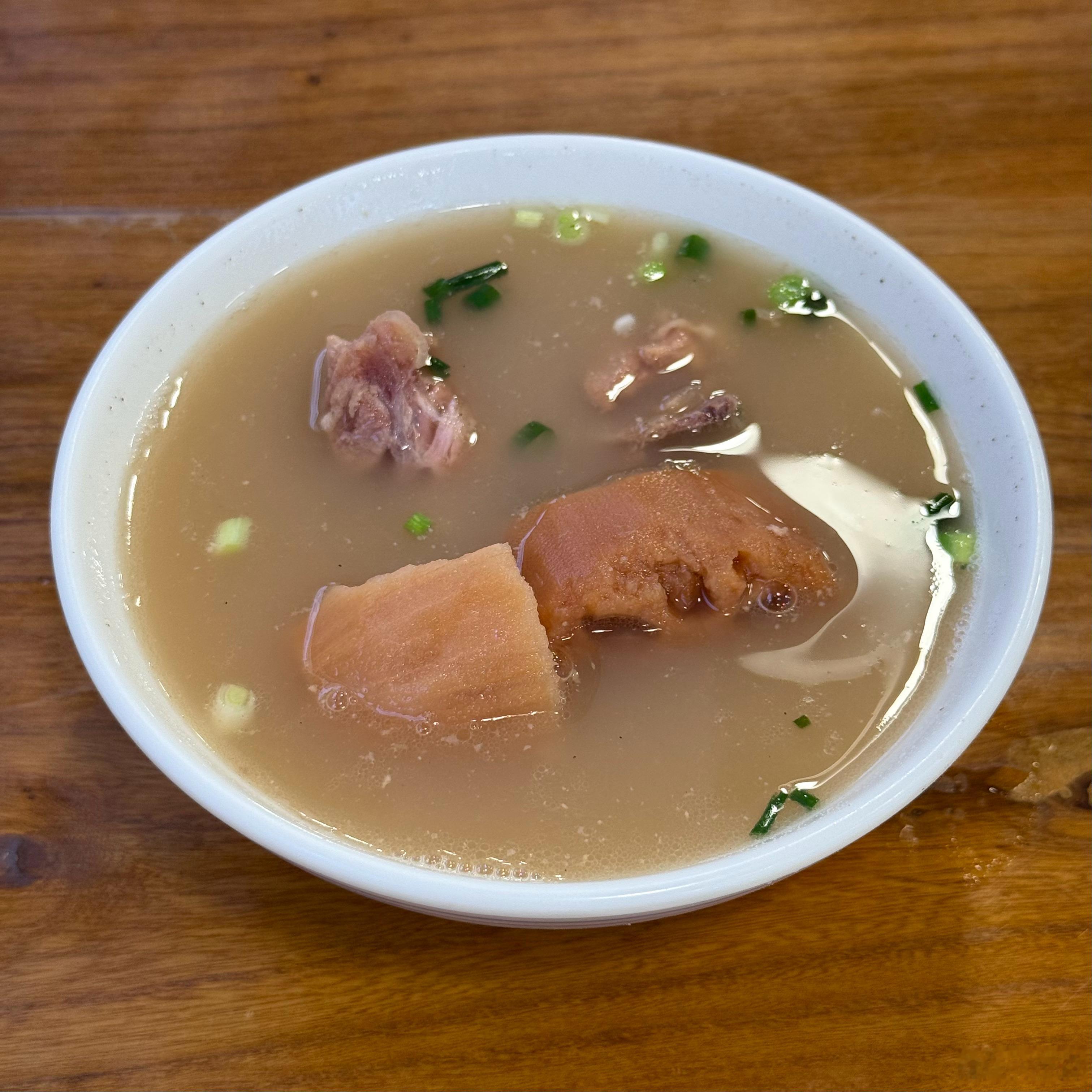 做梦梦到热干面，饿醒了。中午安排一下。 