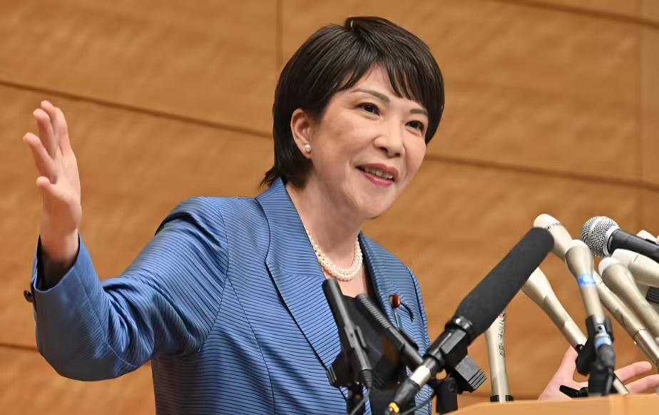 擅自插嘴的肮脏头颅，就应该被斩断。我认为这个说法是没有错的。台湾省的事情，是我们