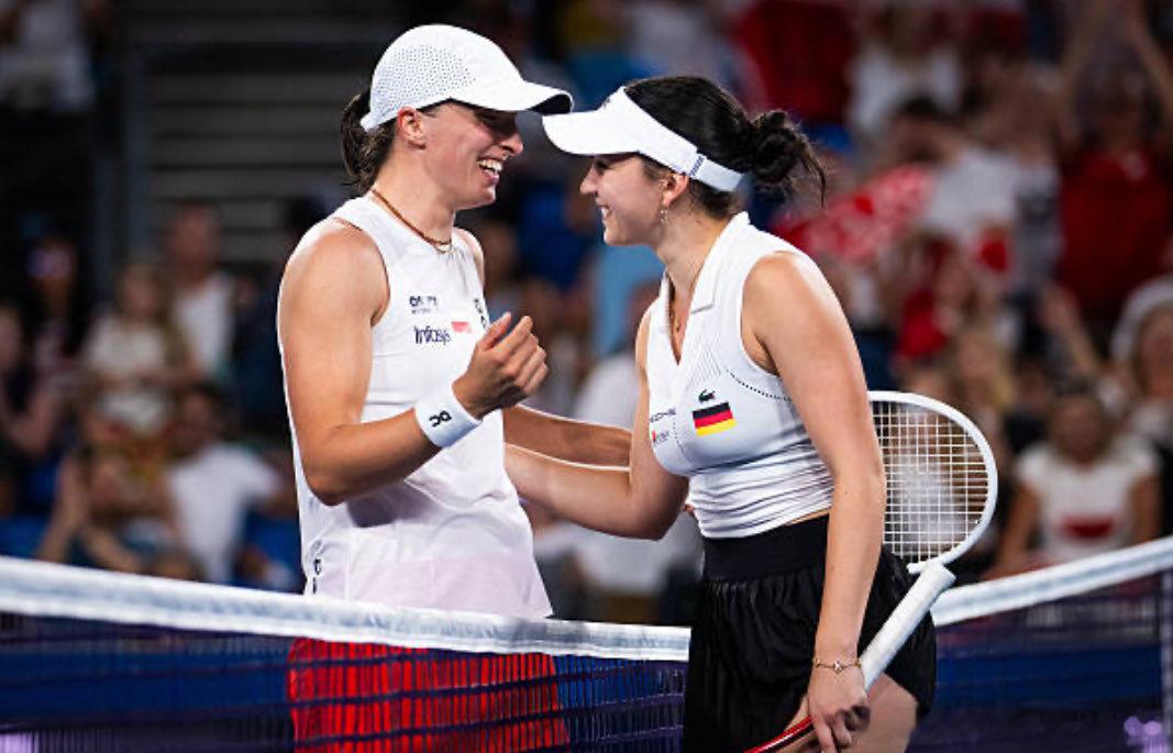 斯瓦泰克！2026赛季第一场比赛的图！Iga和利斯在网前Iga分享赛后现场采访和