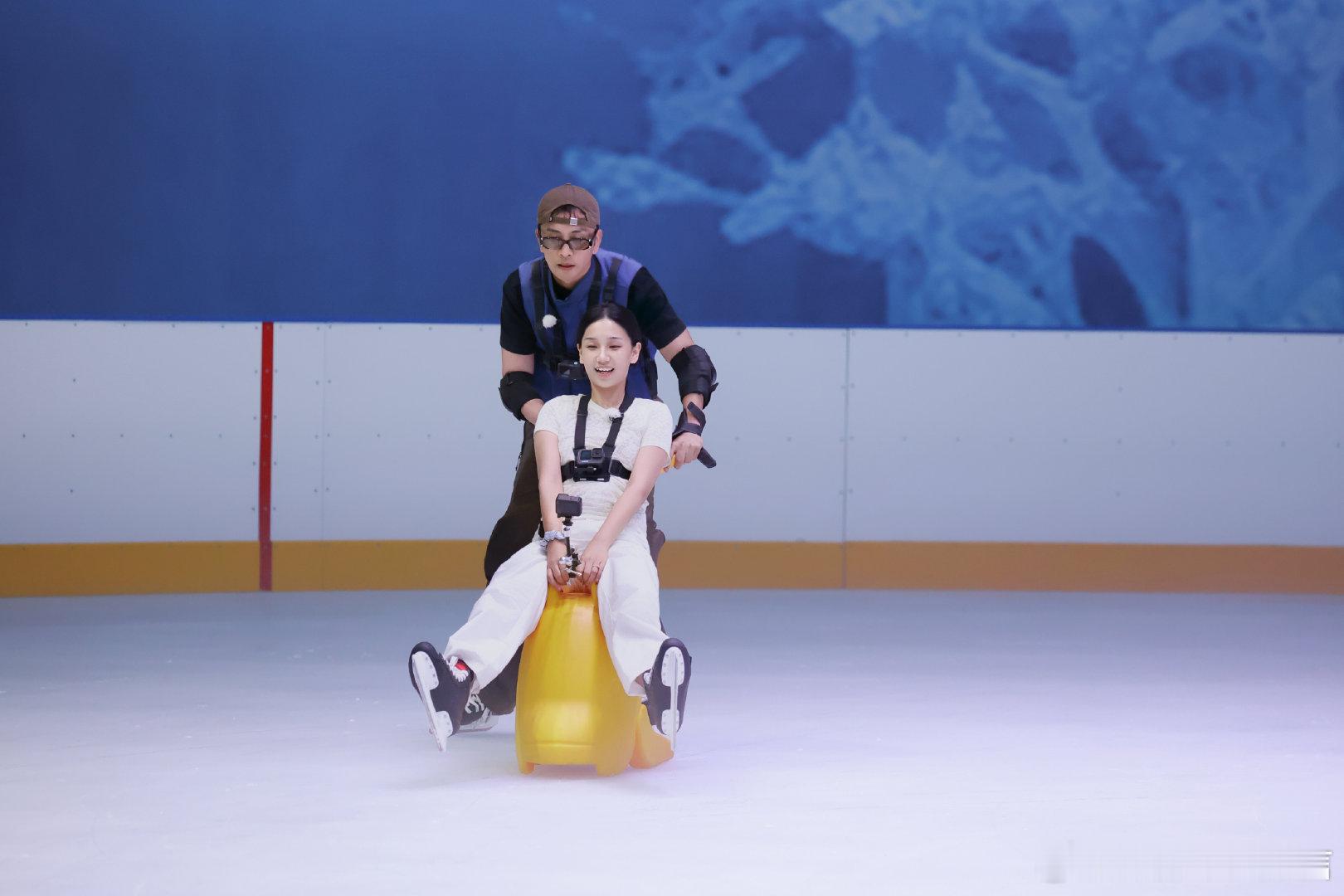 梁淞我的互联网血压计我的血压在梁淞开口的瞬间就爆表了！"她想吃酸奶"这种甩锅言论