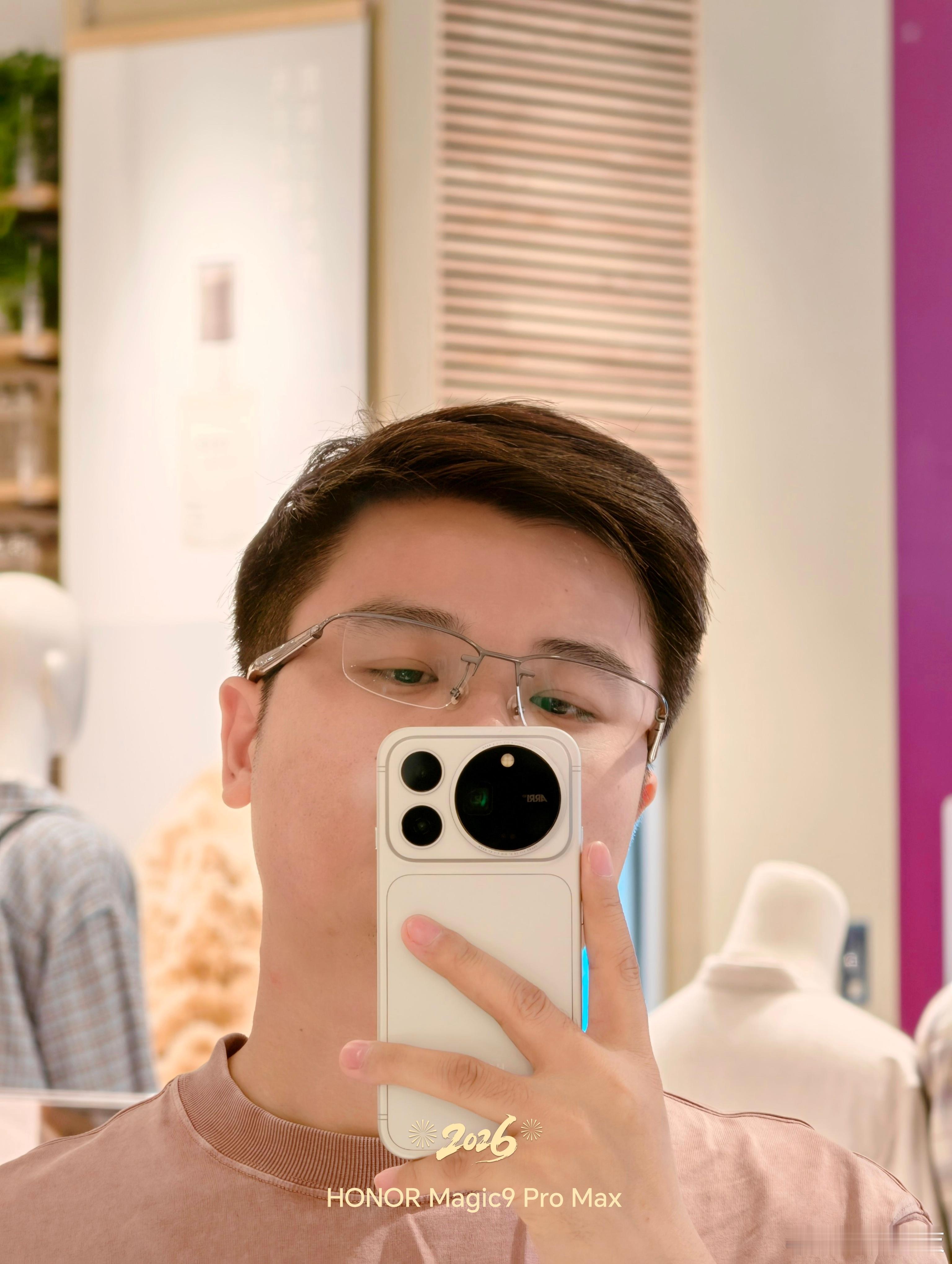 完蛋，我已经胖得下颌线都没了！[苦涩]我要减肥！  ​​​