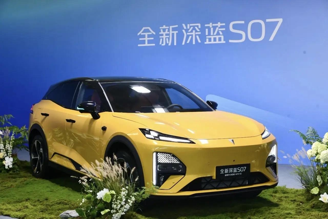 不得不承认！这就是赤裸裸的现实！
小米：收入3659亿，净利润272亿；
京东：