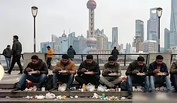 印度应该教育出国公民干净卫生，尊重所在国风俗！看看印度人在国外所作为，各国怎会欢