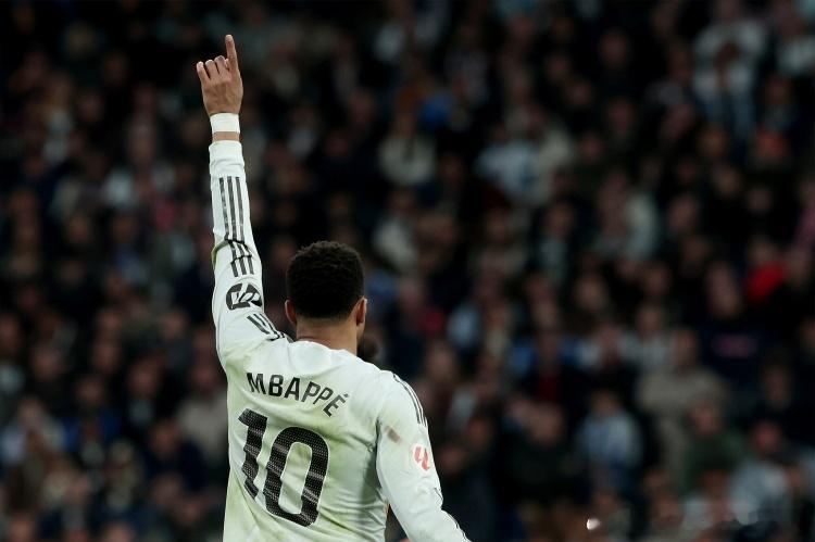 2月13日 据《阿斯报》报道，姆巴佩的伤情警报已经解除。在连续两天没有参加外场训