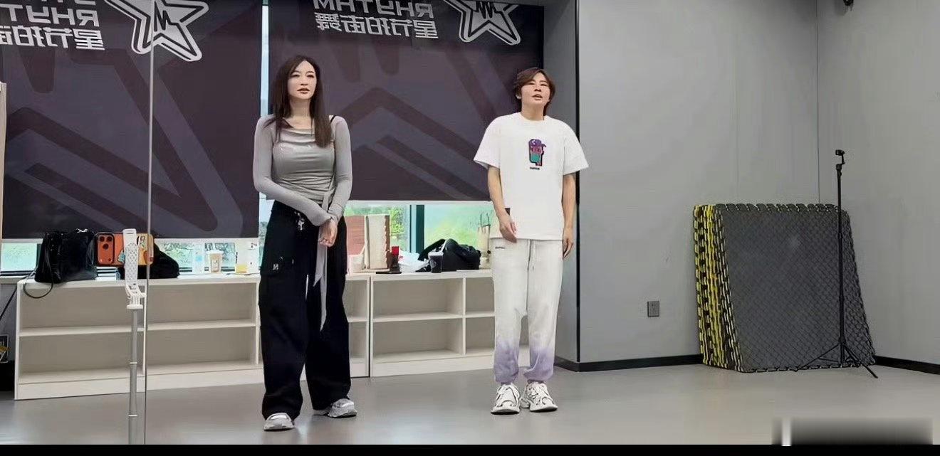 王濛教李小冉普通disco乘风普通disco全民健身平时自带温婉气质的李小冉跟着