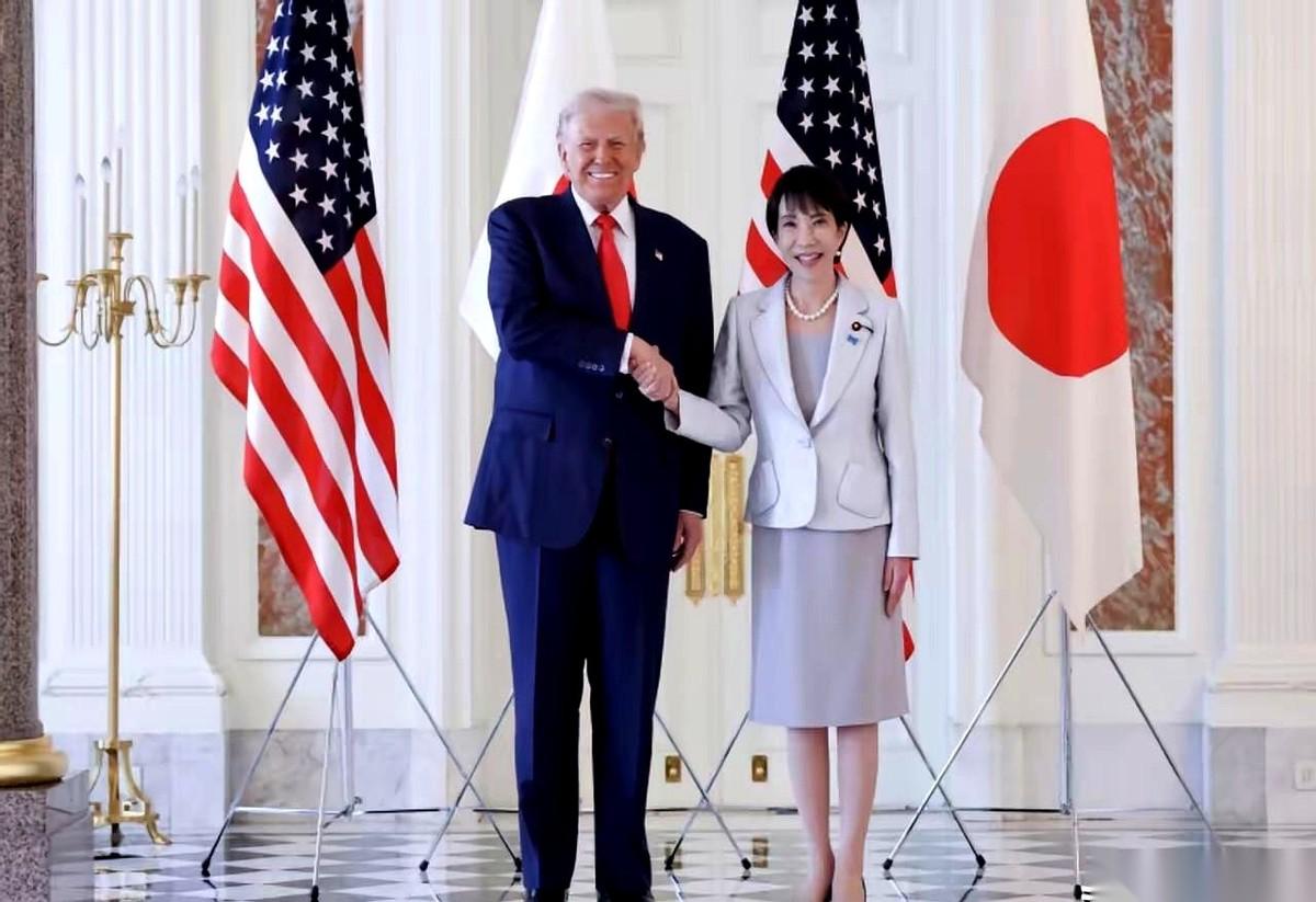 要把诺贝尔和平奖，颁给特朗普。
你没听错，我也没说错。
这话，是日本一个叫高市的