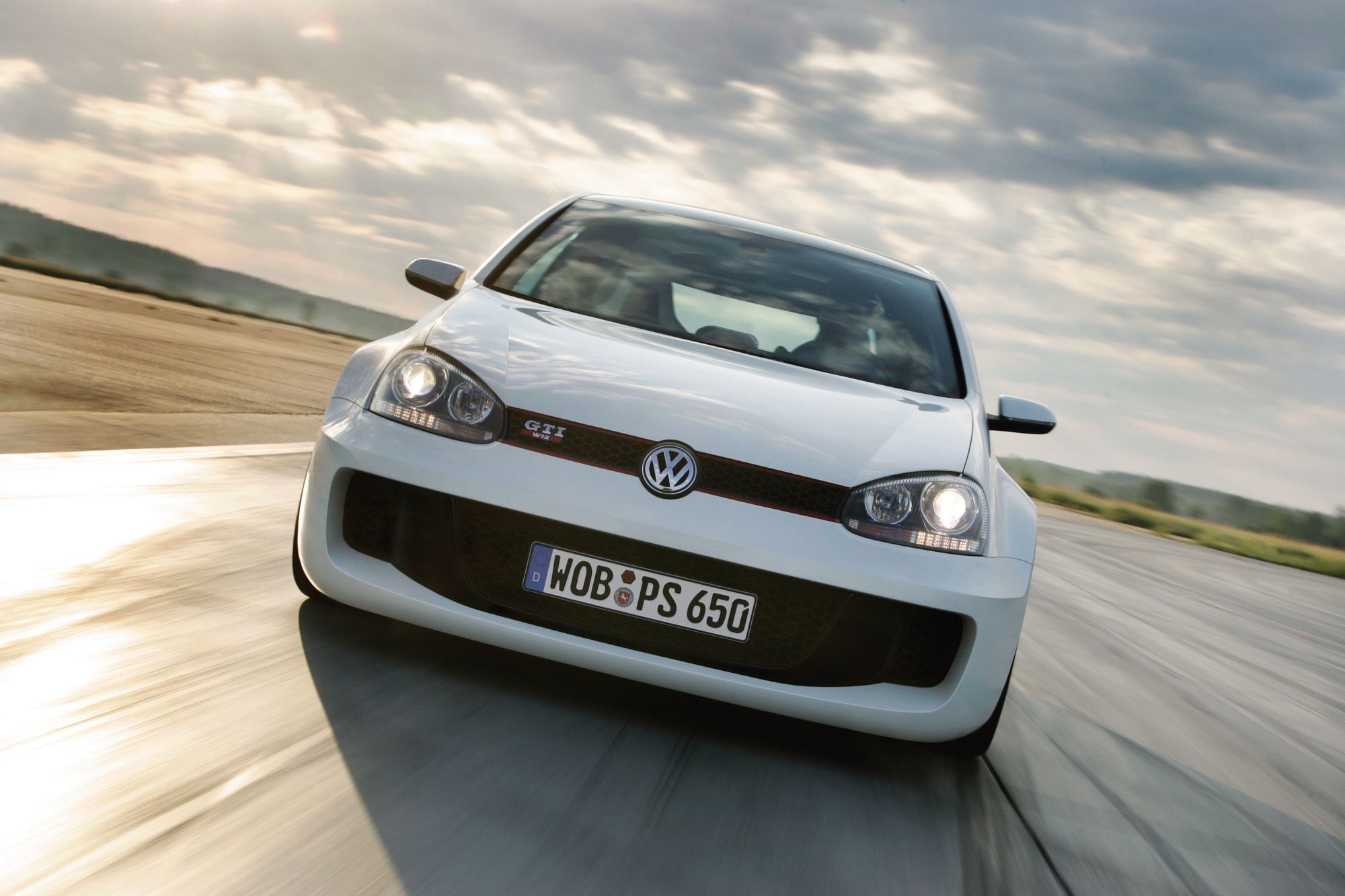 大众十多年前最疯狂的小车Golf GTI W12-650 Concept ​​​