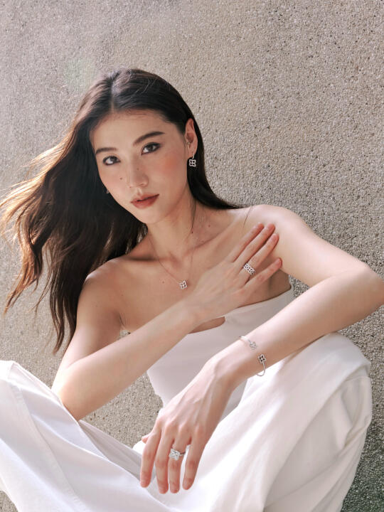 戴比尔斯莲花系列 | 送给自己的七夕情书