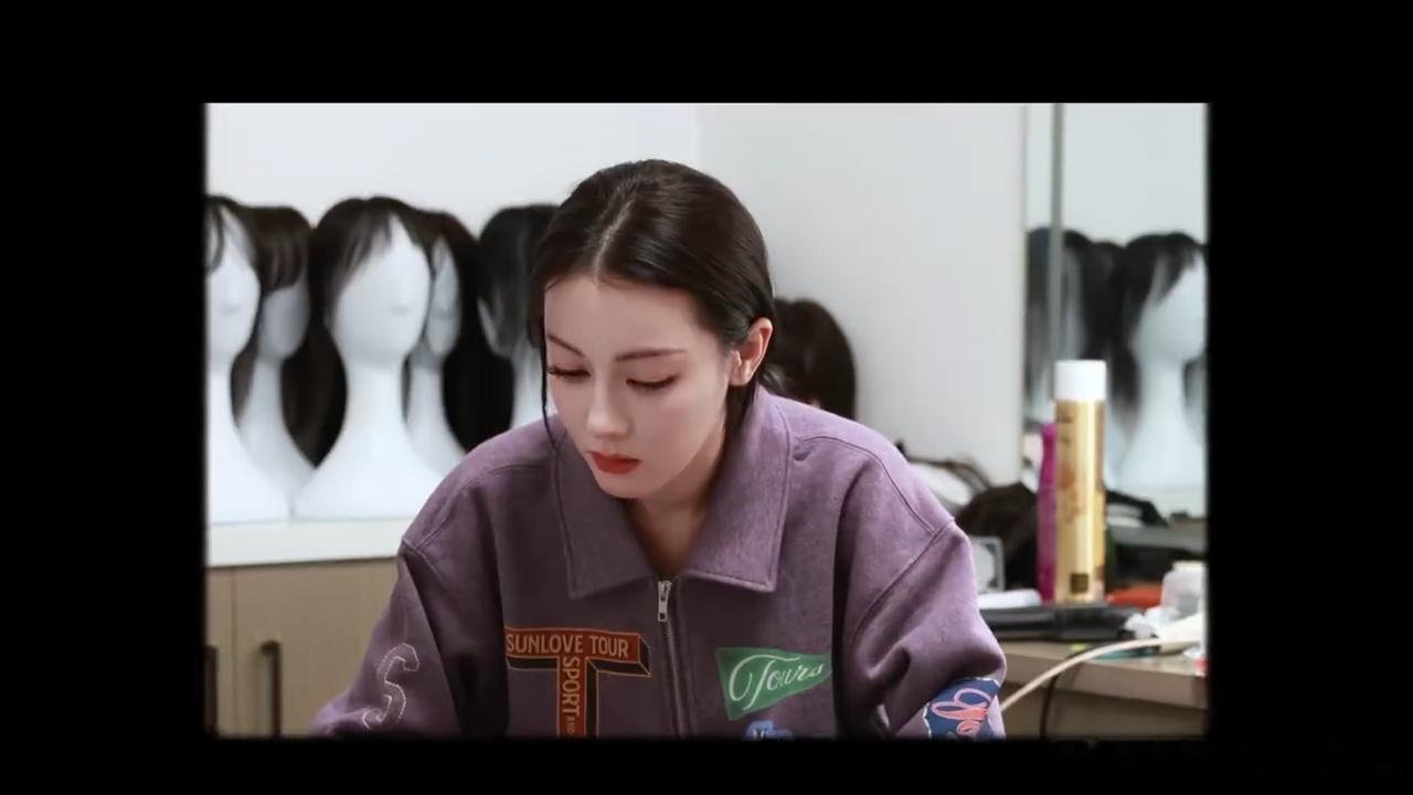 迪丽热巴卫蓝记录迪丽热巴卫蓝故事序幕正缓缓拉开 ​喜欢 ​​​