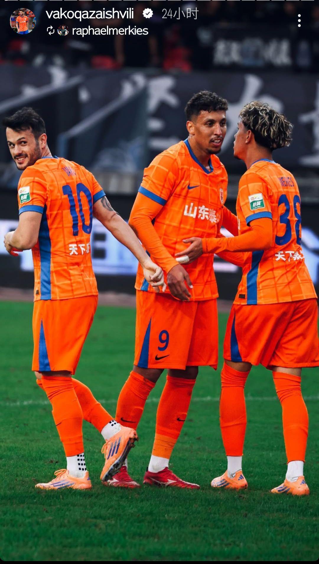 卡扎伊什维利发布动态哎，说不可惜是假的。瓦科满脸的遗憾！ 