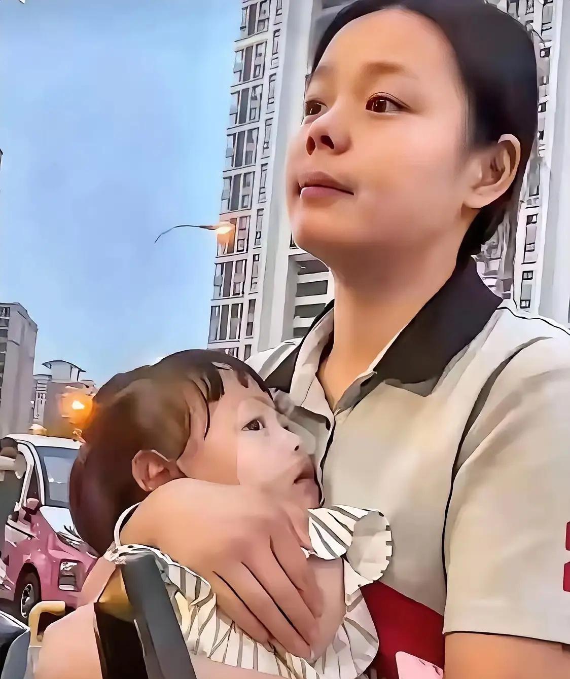 江西一位年轻妈妈刚失去丈夫，还抱着才5个月的女儿，转头就被婆家赶出门。人还没从丧