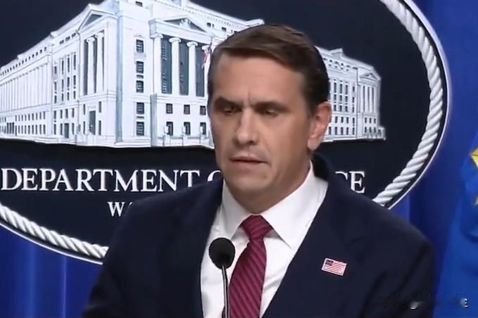 记者:“科米称“86”与伤害无关、已删除、只是政治言论，如何证明他有犯罪意图？”