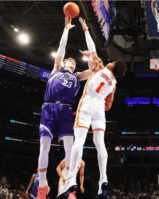 奥孔古32+11率队翻盘！老鹰擒爵士豪取四连胜，马尔卡宁40+7空砍
 
北京时