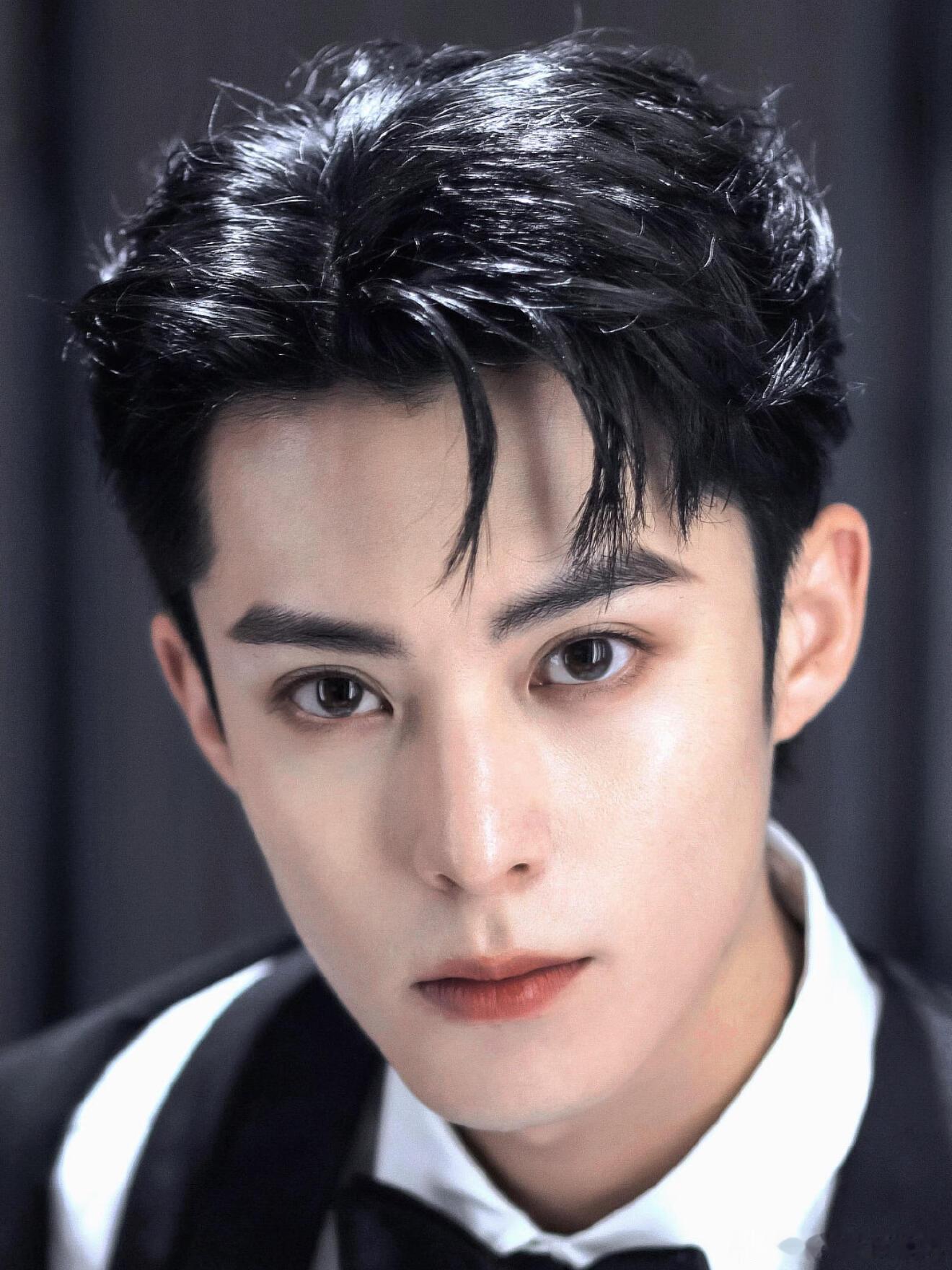 王鹤棣也没逃过上18楼王鹤棣这次角色反差感拉满！神秘剧情 + 诡异操作，全程让人