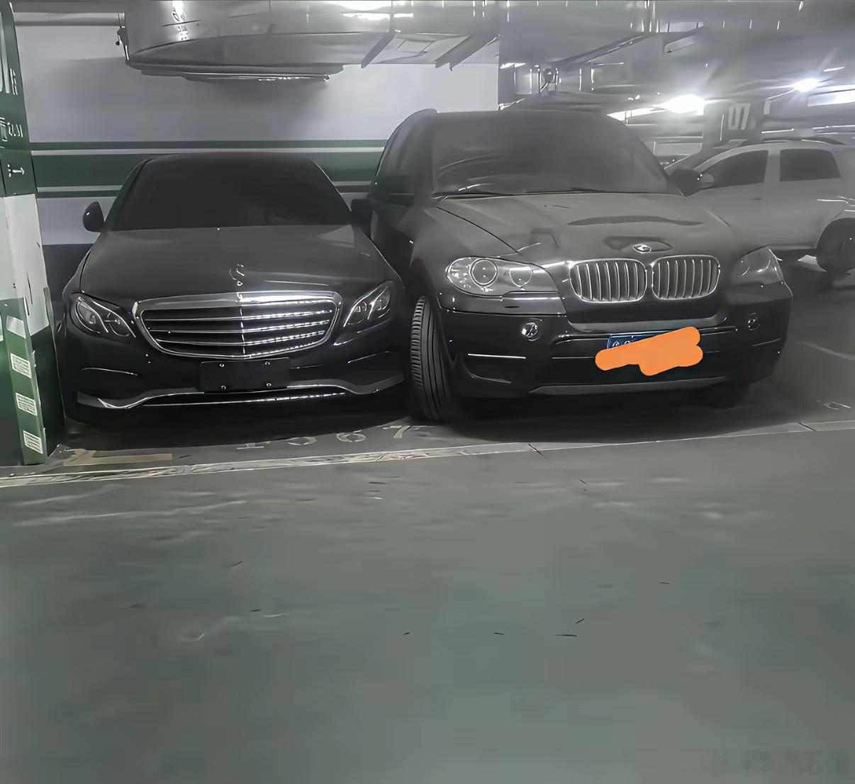 华东车讯  已经不是怎么挪车的问题了，是面子是输赢，谁先挪，谁认输。 