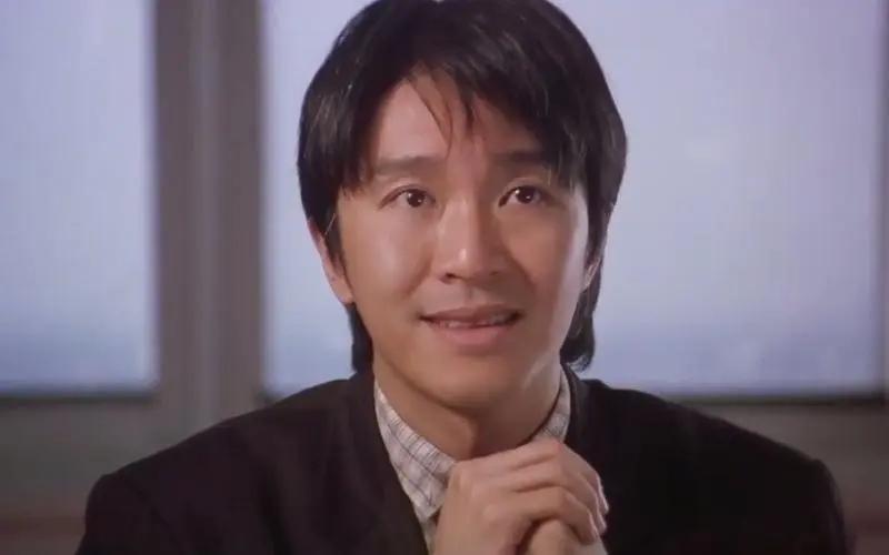 个人愚见：论伟大程度，徐峥的《逆行人生》已经远远超过了周星驰的《喜剧之王》。

