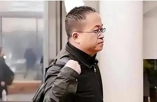 一个被美国用“钓鱼执法”扣了九年的中国芯片专家，前脚刚踏上祖国的土地，后脚就把全