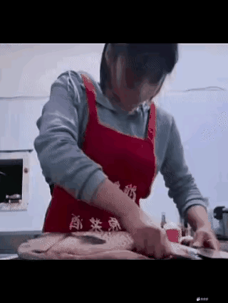 伊朗现在，真的就缺这股狠劲。
不拖泥带水，不瞻前顾后，不被所谓的舆论、规则绑住手