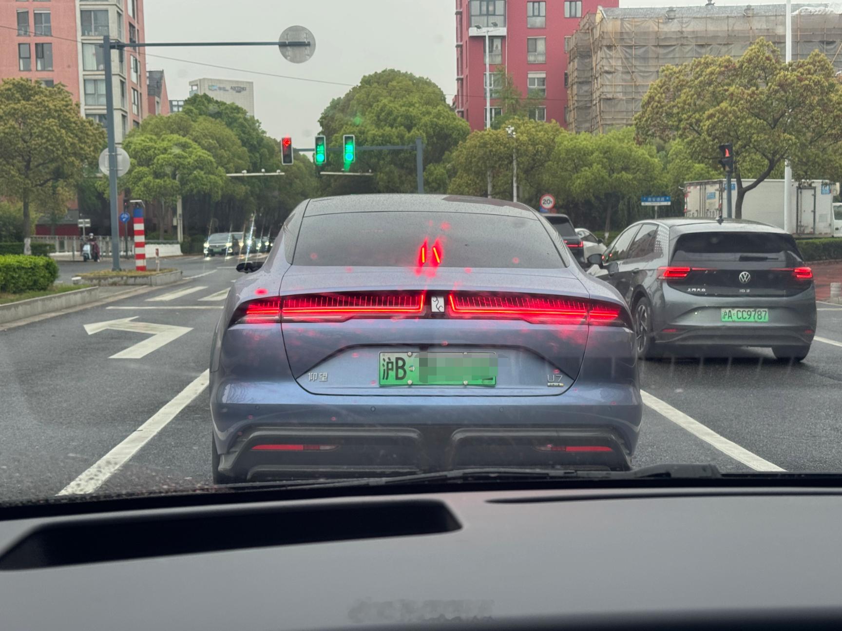 2026年第40次运动，路上遇到一个看不出什么特别的车，但开近之后，就觉得这个标