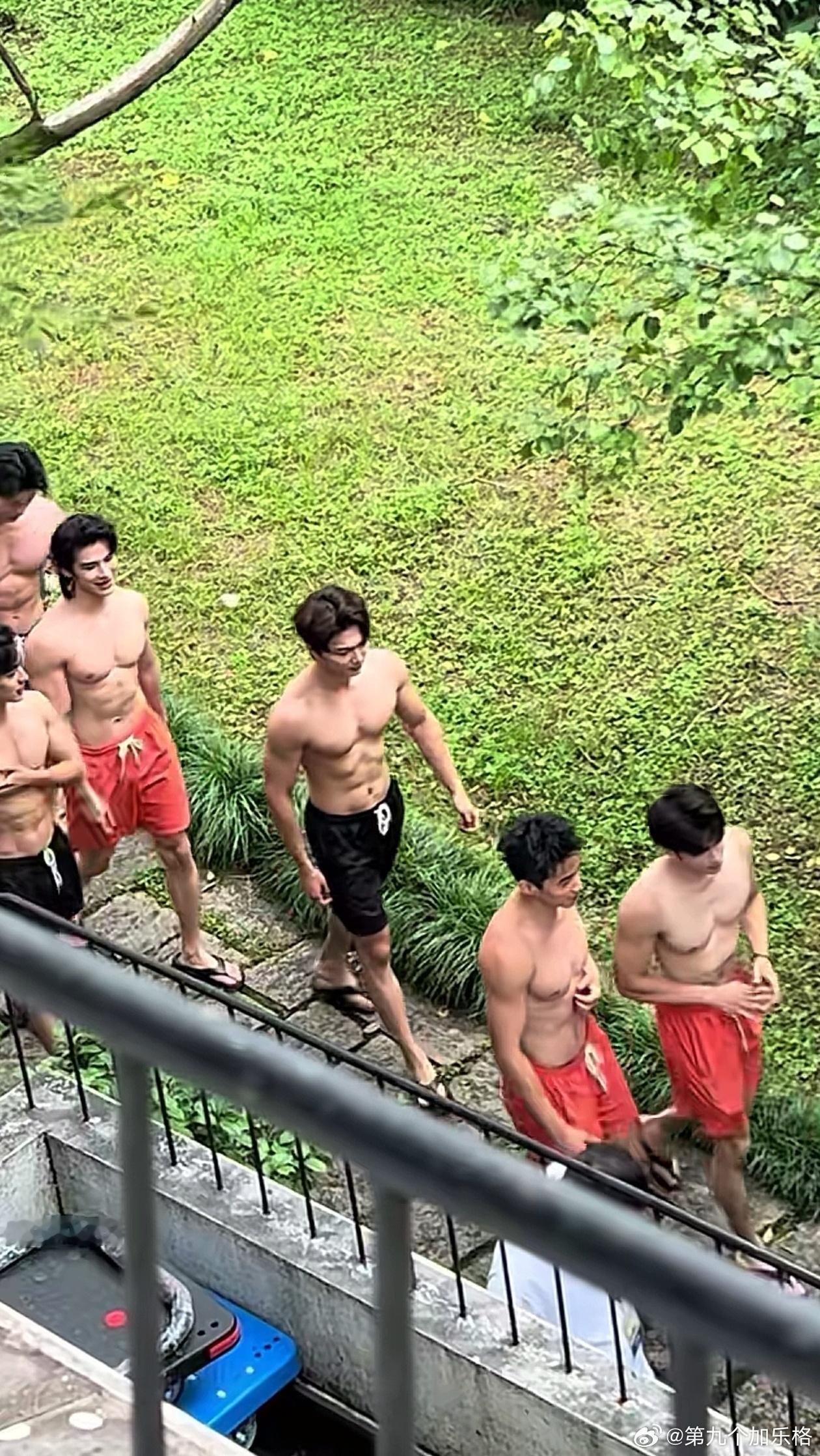 什么？今天参加西溪龙舟赛的都是年轻的肌肉男？ 