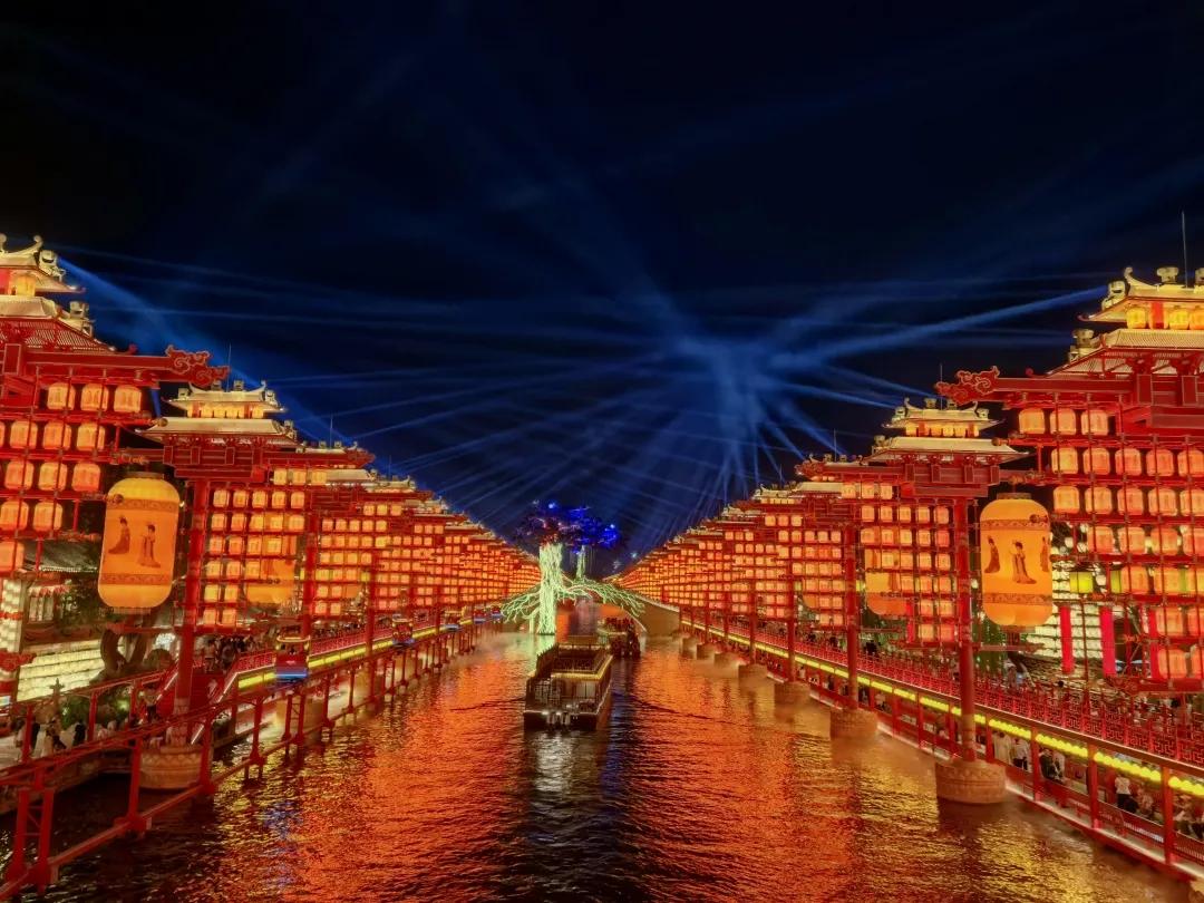 在文旅方面，唐山的河头老街已经发展成为河北省乃至全国景区界的顶流，石家庄在文旅方