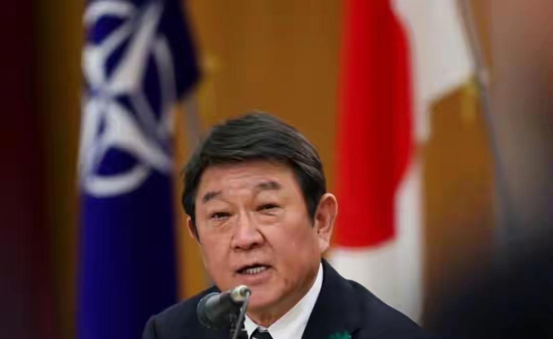 自高市早苗去年底抛出那番涉台错误言论起，中日之间那层维持体面的玻璃纸就被彻底捅破