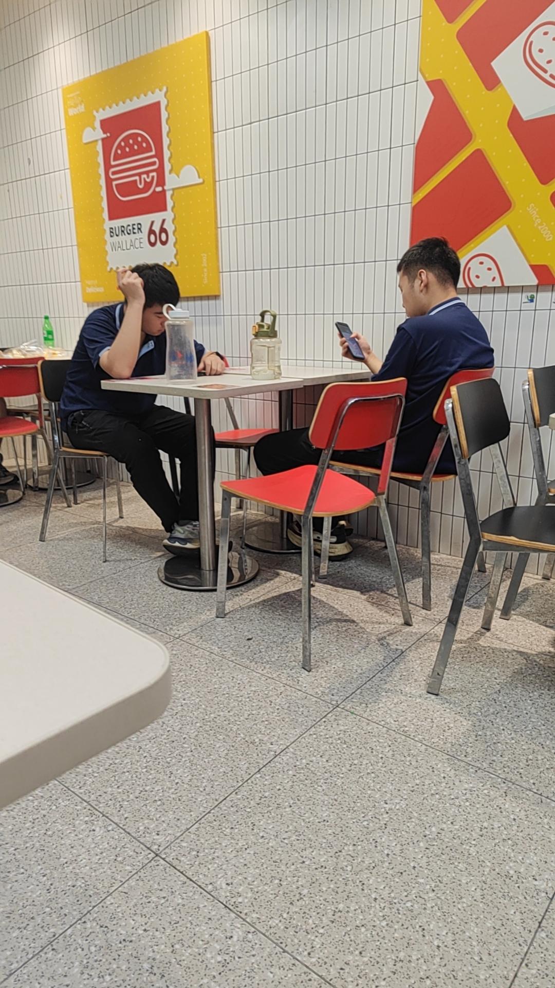 如果可以，你还选择现在的工作吗 如果可以，我还会选择现在这份工作吗？这可真是个让