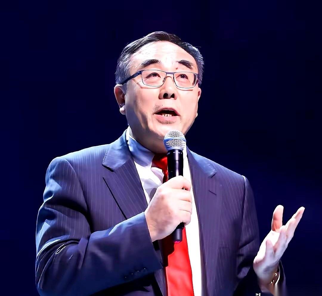 看着账户里又绿了一圈，我脑子里只剩下一句狠话：
“原始股，就该终生禁止在二级市场
