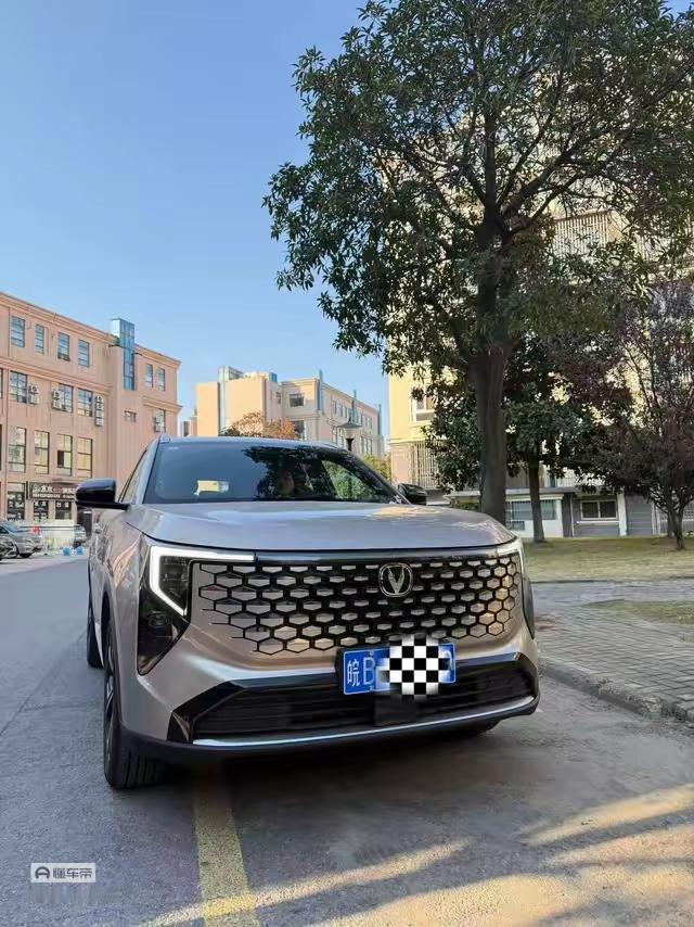 五个“闭眼入不亏”的国产实力派品牌
​​1. 比亚迪：新能源领域的绝对“带头大哥