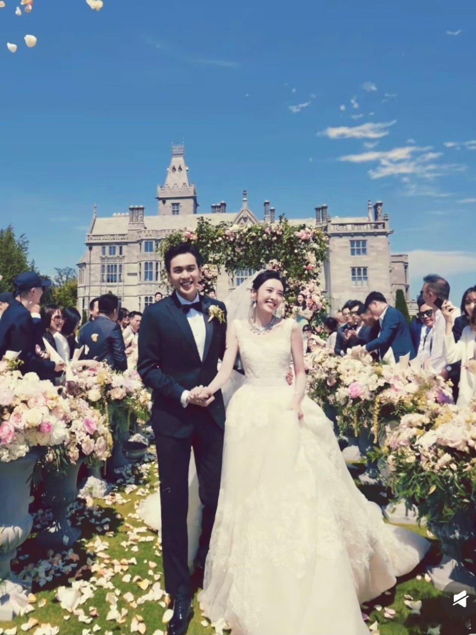 张若昀回应写给唐艺昕备忘录爆火不知道为什么多年前给老婆写的备忘录突然火了，因为爱