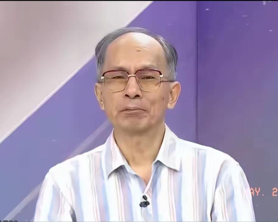 发现台湾统派人士最近越来越敢说话了，比如名嘴郑村棋先生。
       郑村棋是