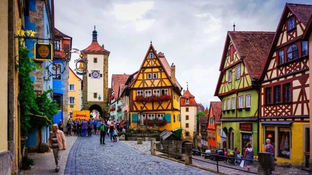 世界上最铁的两个国家，分裂后还亲如一家，随时准备合并？

老话常说：“亲兄弟，明