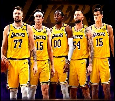 看完NBA今夏这一波操作，我真怀疑各队经理是不是集体喝了假酒，这阵容调整得简直比