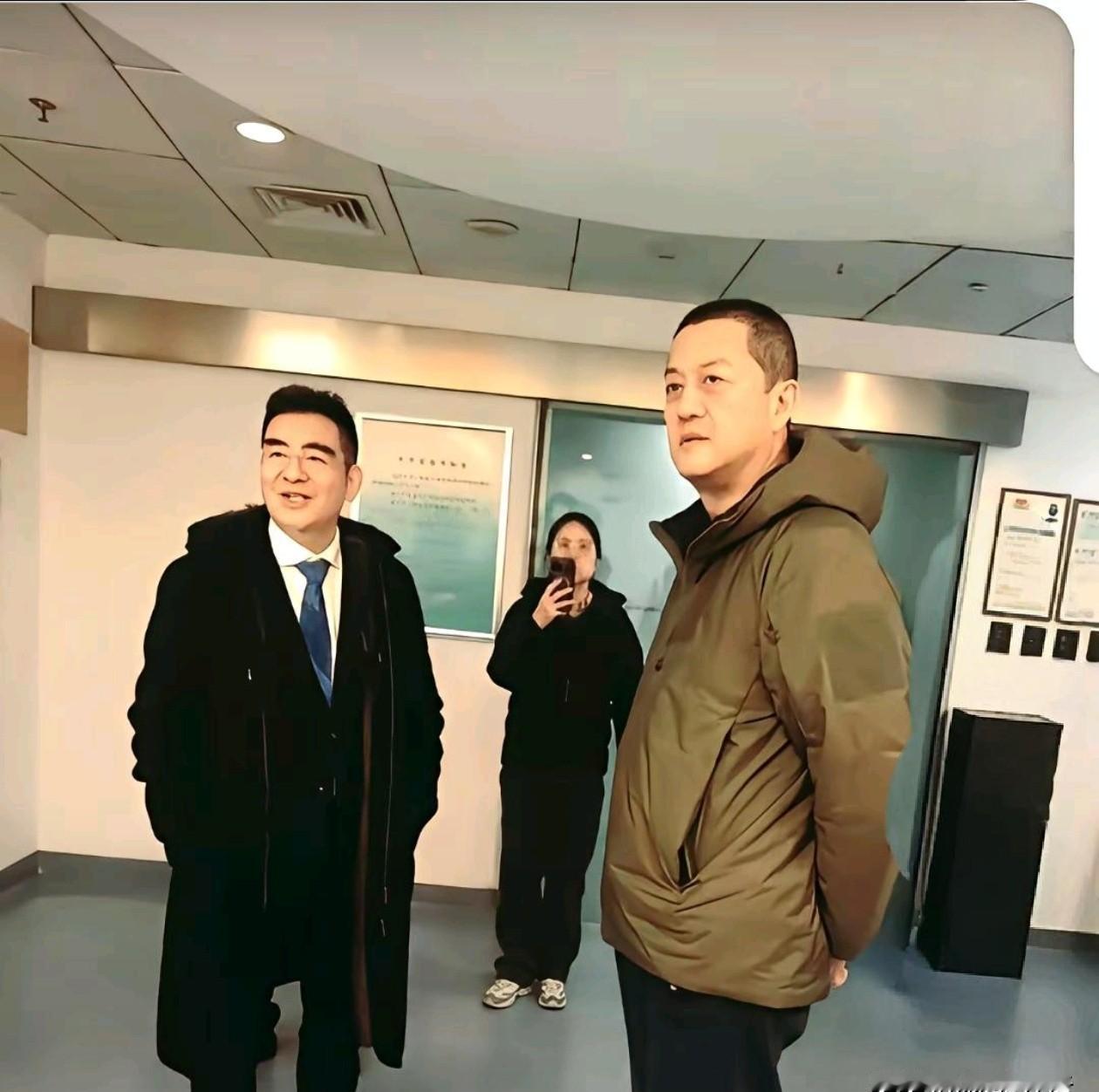 卧槽，李亚鹏这老小子！
不是演戏，是演人！
那年头，多少人看他像个笑话，财务黑洞