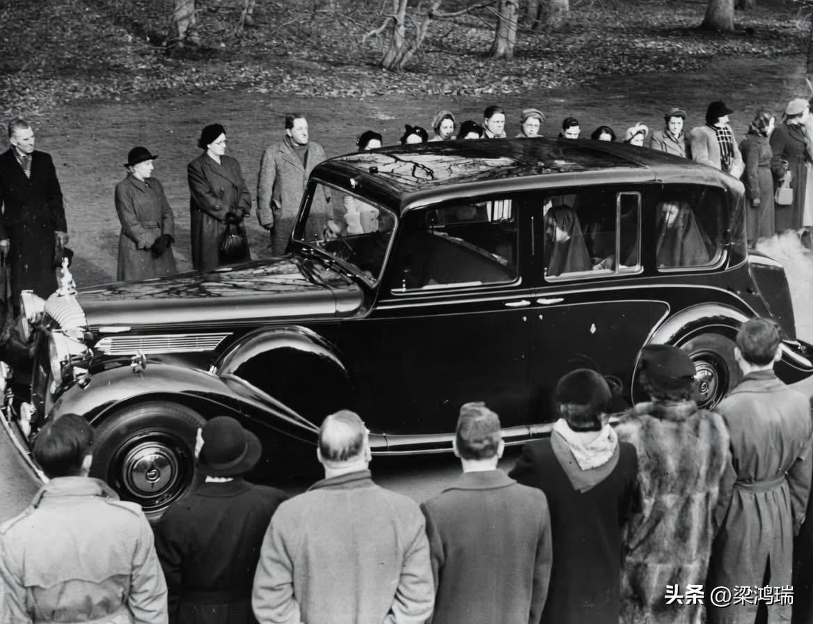 1952年2月11日，一辆黑色劳斯莱斯缓缓驶过桑德灵厄姆（Sandringham