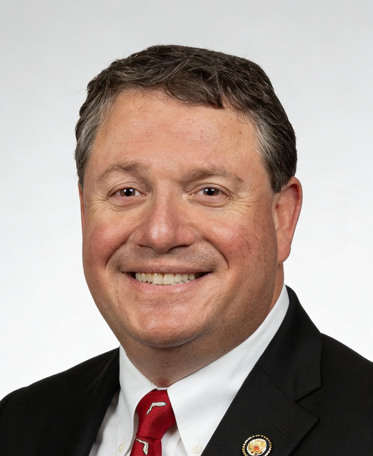 最新消息 最新消息

近日：佛州共和党众议员兰迪·芬恩发表极端言论，

要求美国