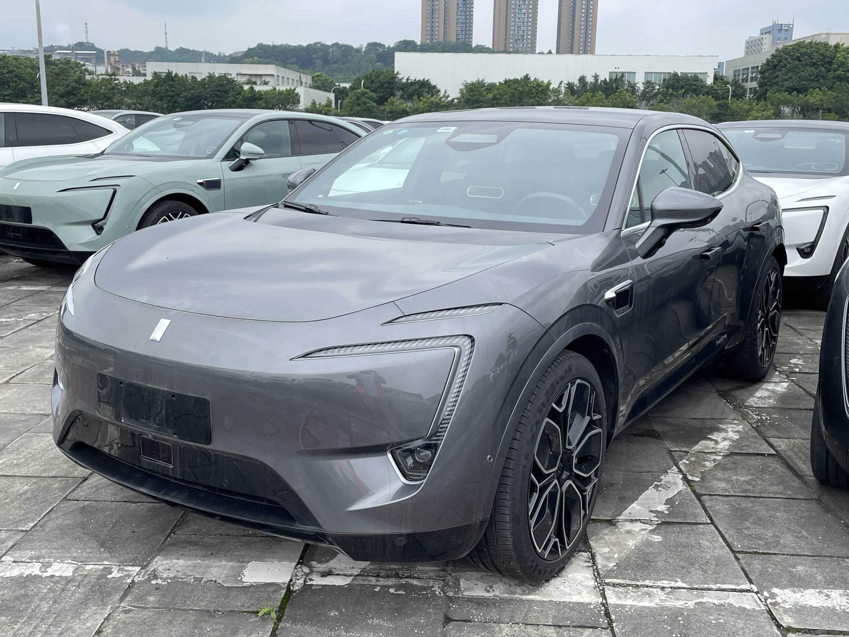 将到店一批阿维塔11,最低18.69万起。新近从厂方采购了一批阿维塔1...