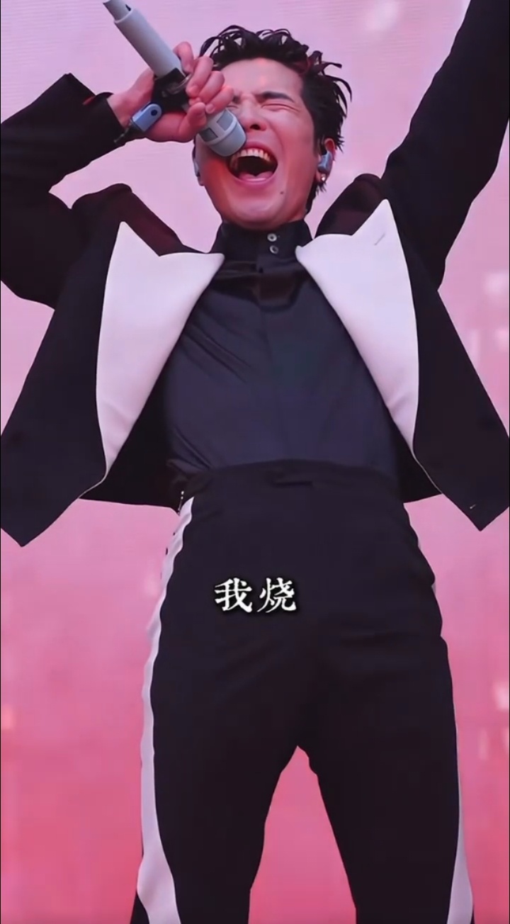 果然人老了干什么都心酸，萧敬腾唱高音给自己唱缺氧了 