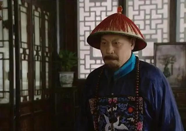 康熙四十八年，大学士马齐在朝堂上和康熙互骂，康熙大怒冲下大殿，把马齐给打了一顿。