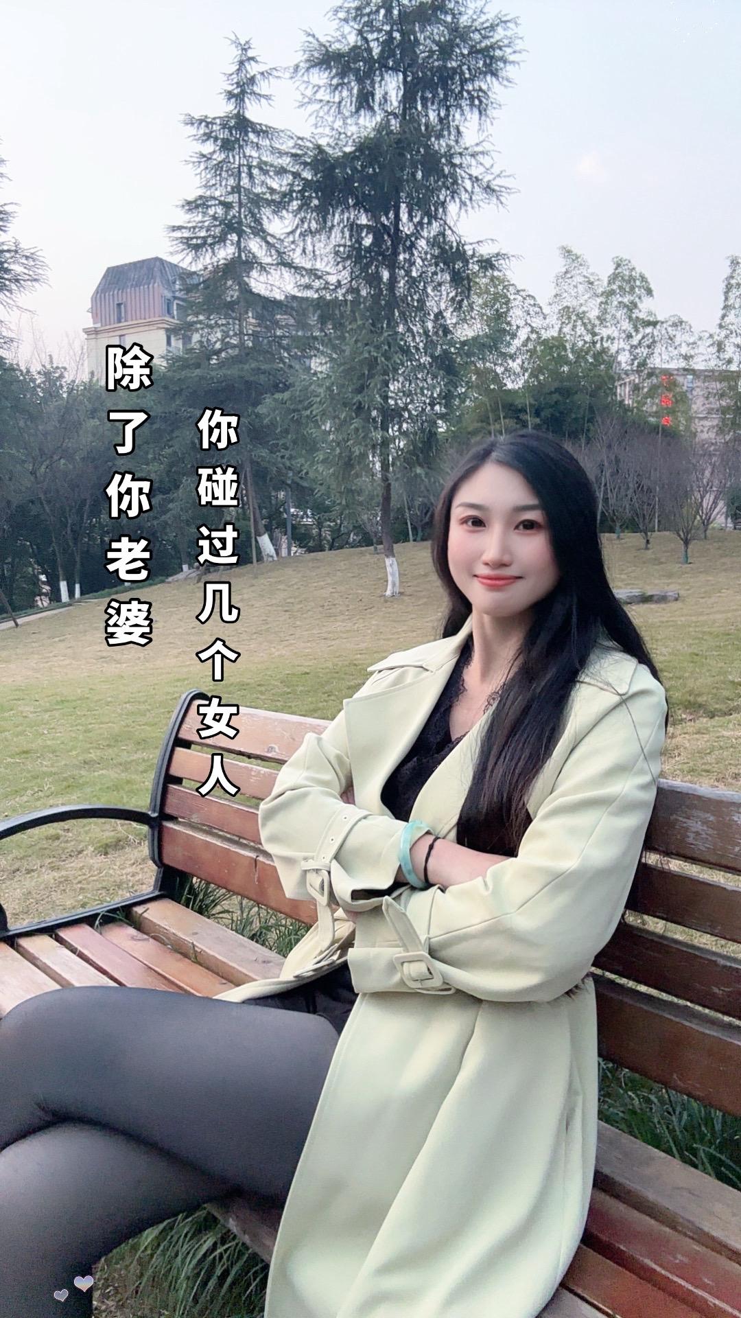 其实我们都懂，男人心里哪要什么轰轰烈烈？
不过是忙完一天，推开门能看见爱人的笑脸