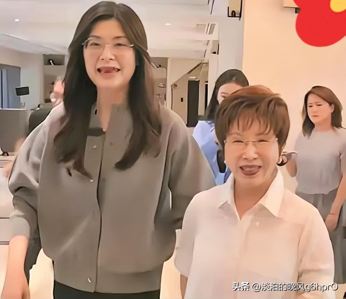 大陆贺电刚到，郑丽文的回电就炸了！‘承认九二共识’，‘承认台湾人都是中国人’！这