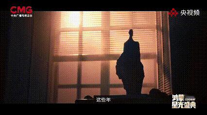 易烊千玺说和鸿蒙见证了彼此成长 从单一到多元，从基础到强大。他的戏路越发宽广，鸿