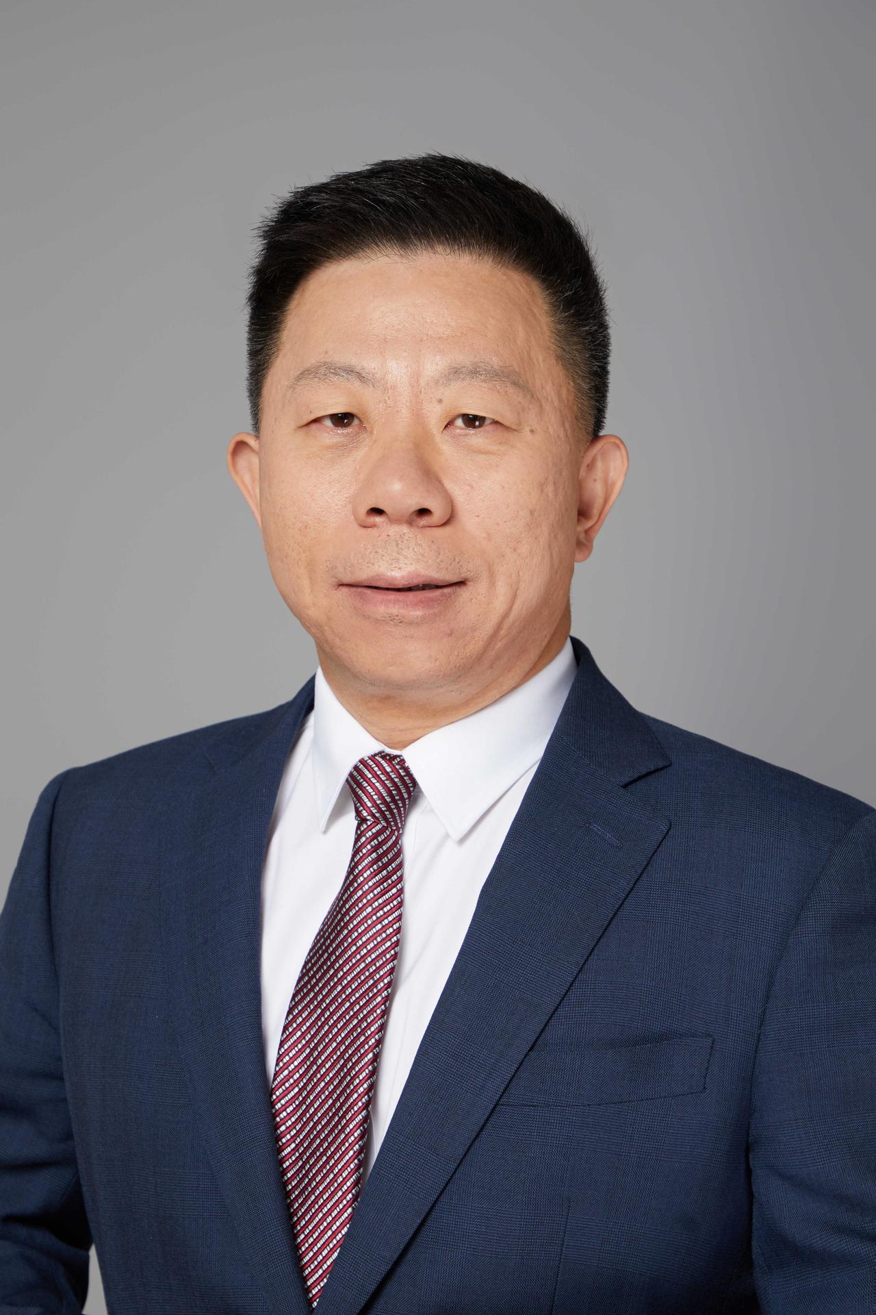 针对菲律宾在仁爱礁和黄岩岛的挑衅行为，中国驻菲律宾大使井泉在日前的专访中以两个“