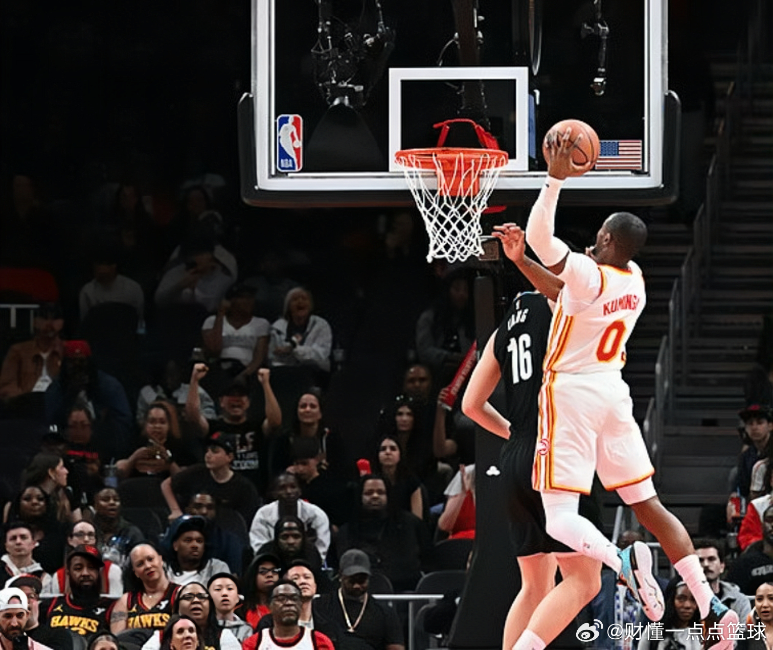 狂输34分！开拓者惨败老鹰，杨瀚森垃圾时间登场遭库明加隔扣，仅1板1助！NBA常