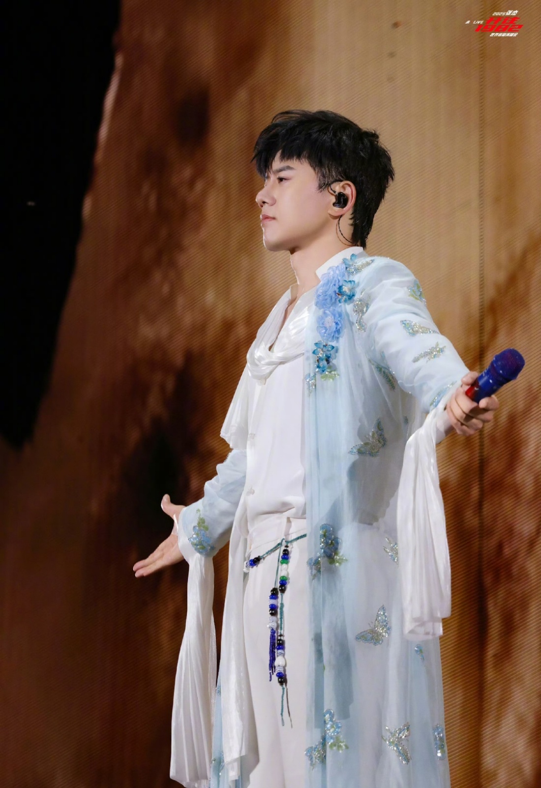 张杰沈阳演唱会，抢不到[苦涩][苦涩]是谁抢到了我跟你们拼了[苦涩][苦涩][苦